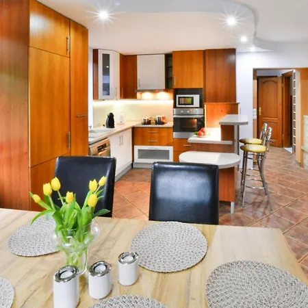 Comfortable Villa, Wi Cianowo *